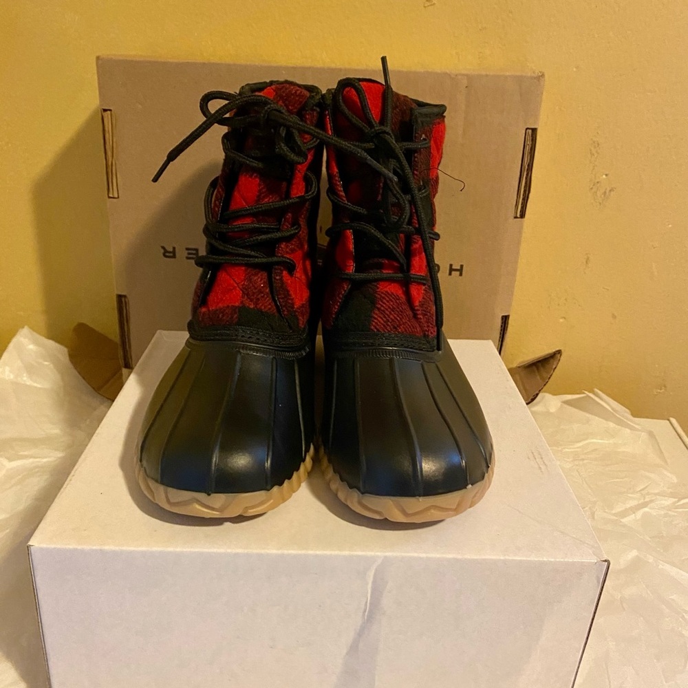 NWOT Girls duck boots